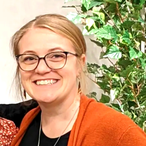 Meet your Posher, Hannah - Picture 1 of 1